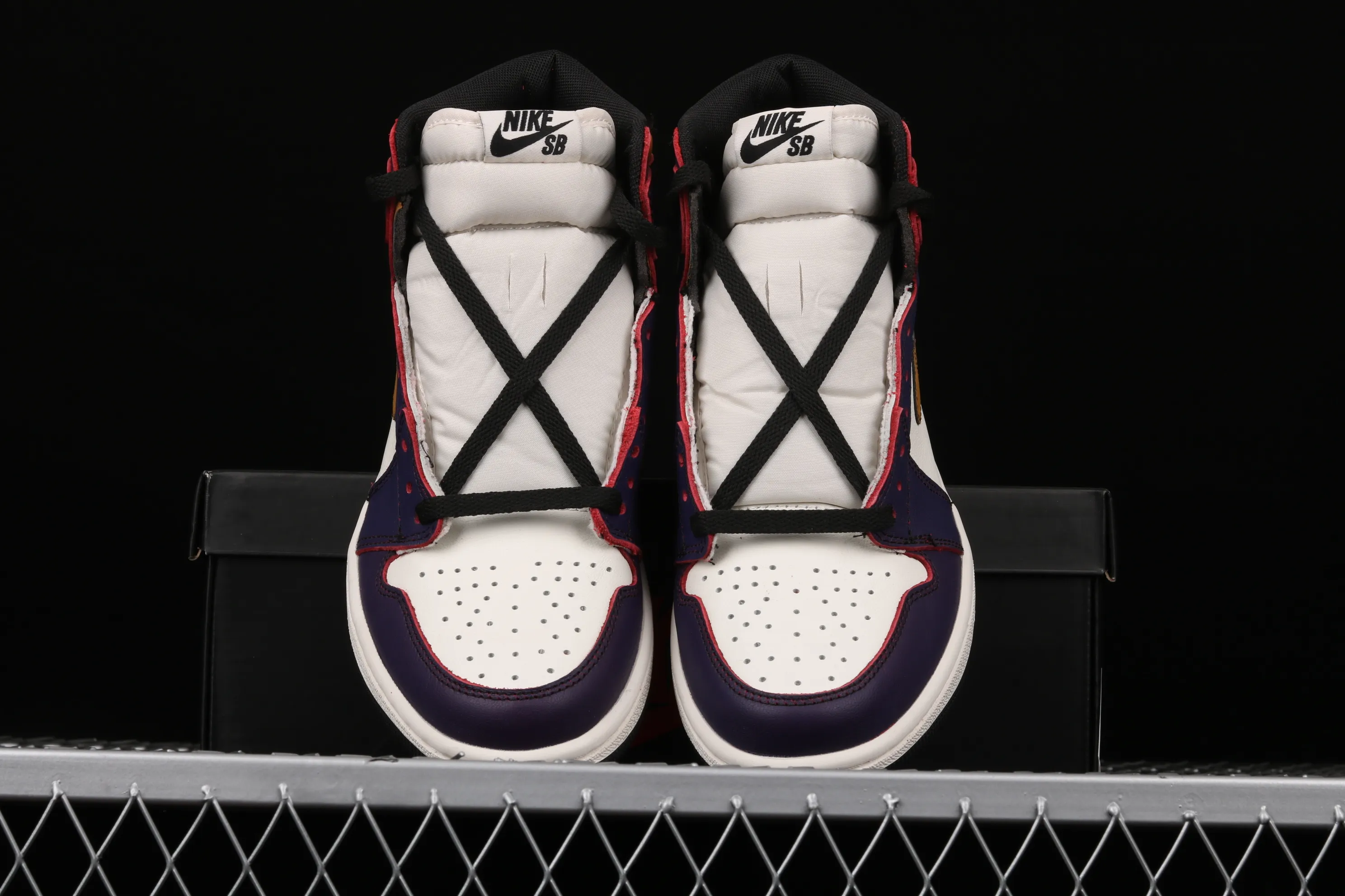 All categories Air Jordan Jordan series basketball shoes Air Jordan 1 High Air Jordan 1 Retro High OG x Nike SB AJ1 cooperation model white purple gold CD6578-507